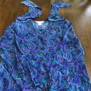 Vintage, Laura Henson, button-down blouse 100% polyester. Size 10.